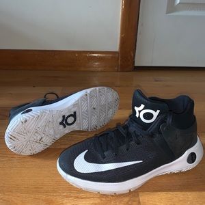 KD Basketball Shoes (youth 6.5)